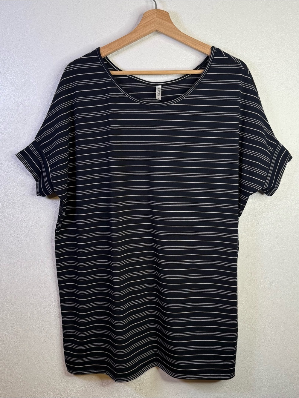 Honey & Lace Piphany Black and White Striped Tustin Tunic Top Tee Womens Size XL